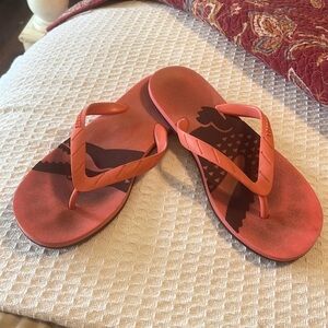 Woman’s‎ Lacoste Coral Rubber Flip Flops
